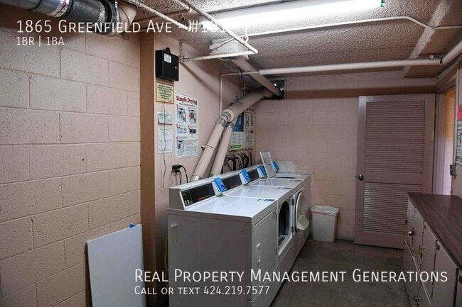 Building Photo - 1865 Greenfield Ave