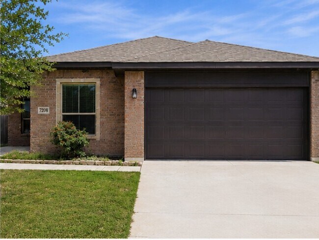 Building Photo - 7208 Brooks Ranch Rd