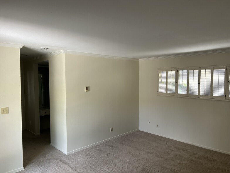 Master bedroom - 30438 Via Cambron