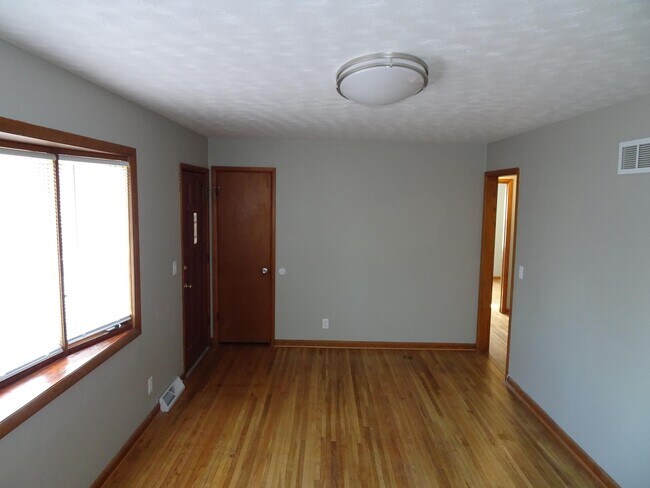 Building Photo - 6539 Kerman Dr