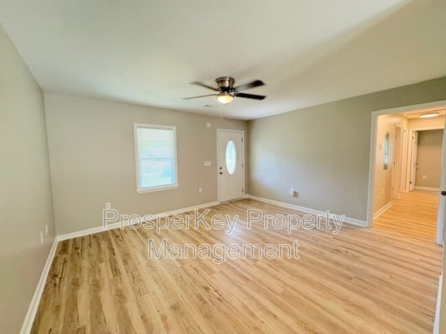 Building Photo - 5613 Pollman St