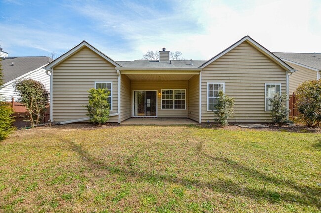Building Photo - Inviting rancher ready now!