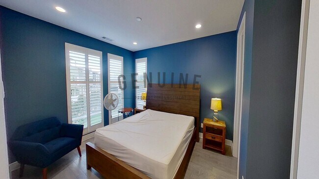 Building Photo - Coming Soon: Beautifully Furnished 3Bd 3.5Ba Condo in Costa Mesa