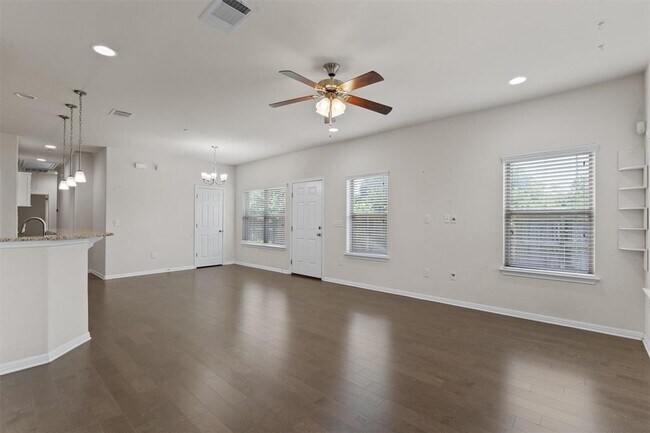 Building Photo - 2304 S Lakeline Blvd