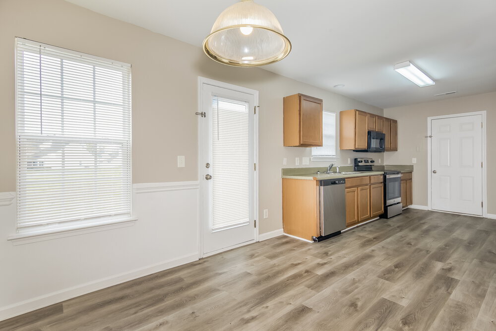 Building Photo - 407 Chelton Oaks Dr