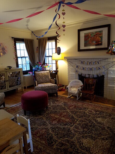 Living room - 1347 W Highland Pkwy