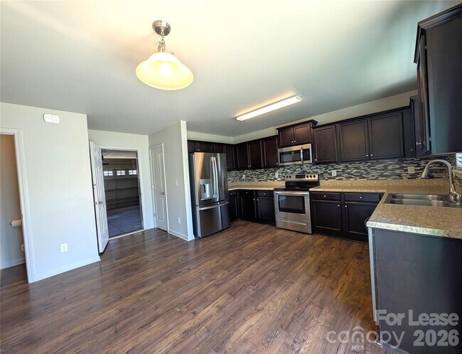 Building Photo - 2525 Mcintosh St