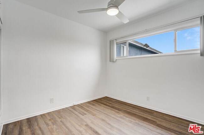 Building Photo - 2302 32nd St