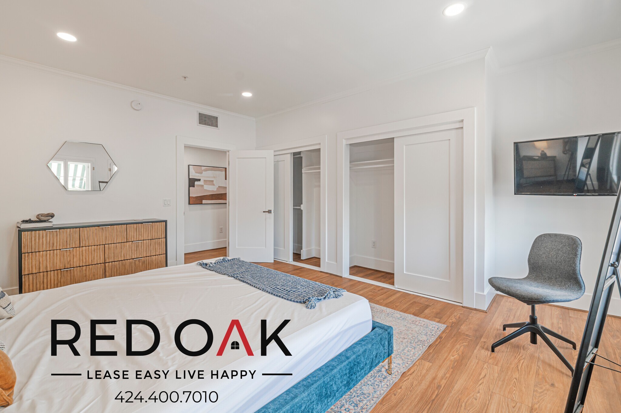 Building Photo - 6533 Hollywood Blvd