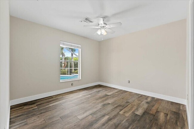 Building Photo - 1021 Corallita Ct