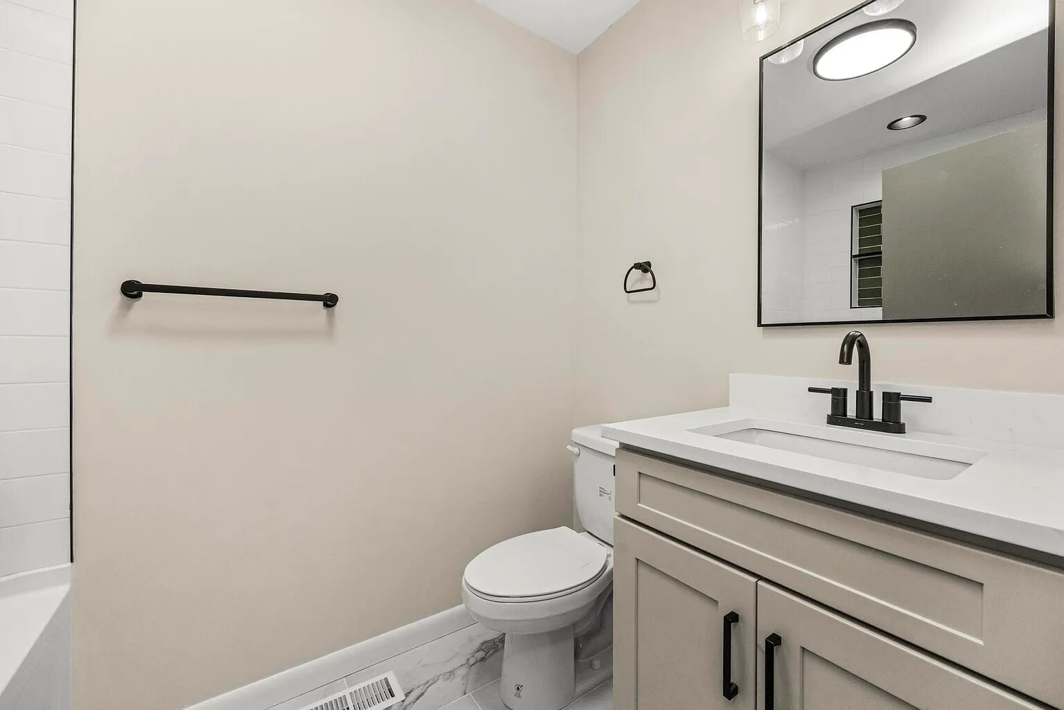 Building Photo - 5702 Brentwood Meadows Cir