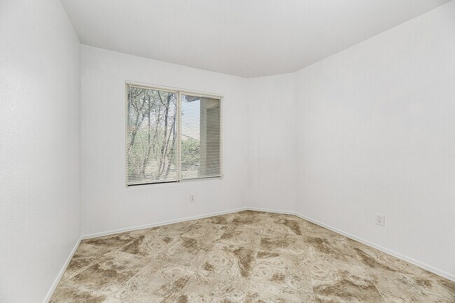 Building Photo - 9249 E Desert Cove Cir