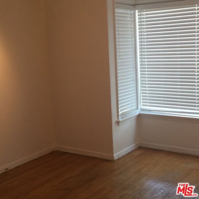 Building Photo - 5245 Maymont Dr