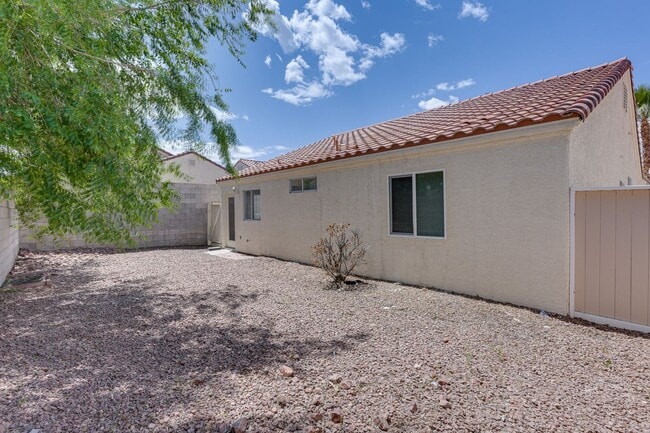 Building Photo - Single-Story Silverado Ranch Home with Spacious Open Layout