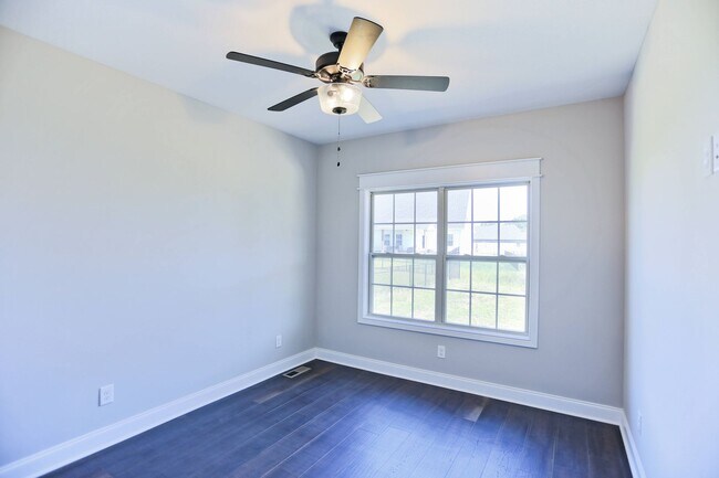 Building Photo - 851 Jersey Dr