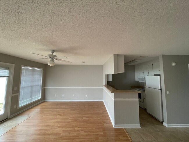 Building Photo - 216 Claremont Avenue