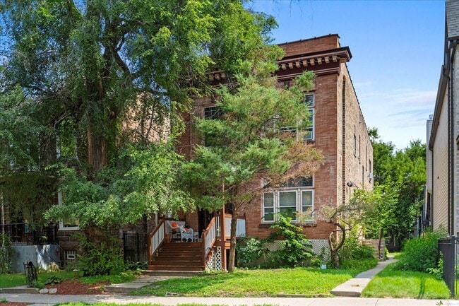 Primary Photo - 2507 N Sawyer Ave