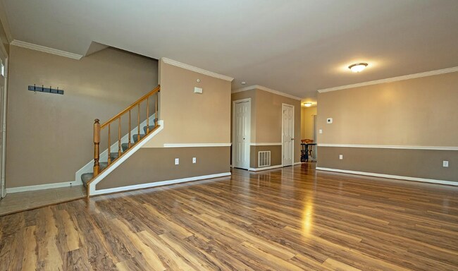 Building Photo - 2 Bedroom Home