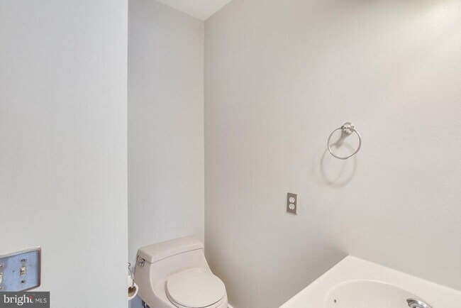 Building Photo - 808 Bashford Ln