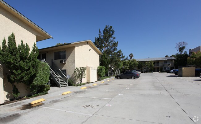 Primary Photo - Wells Garden Apartments