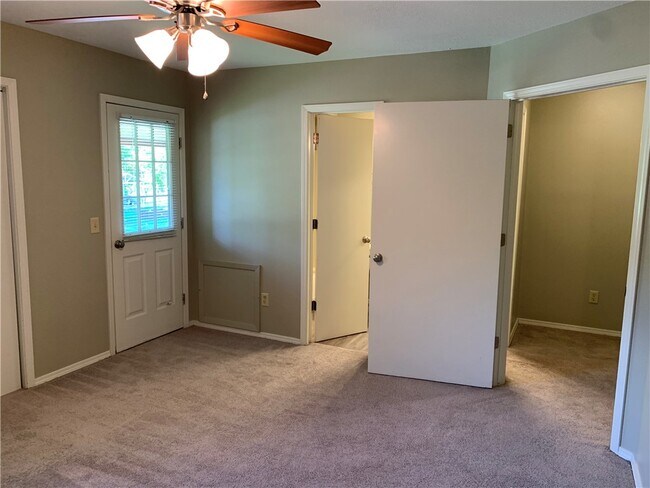 Building Photo - 461 N Garrett St