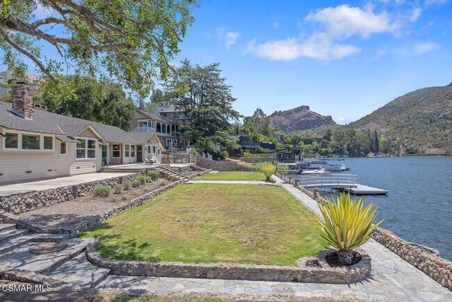 Building Photo - 800 Lake Sherwood Dr
