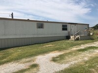 Building Photo - 2 Bedroom and 2 Baths Home on Large Fenced...