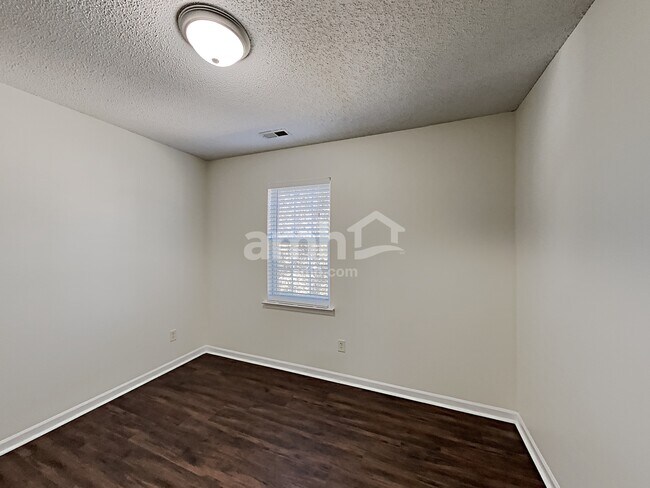 Building Photo - 3927 Bayse Ct