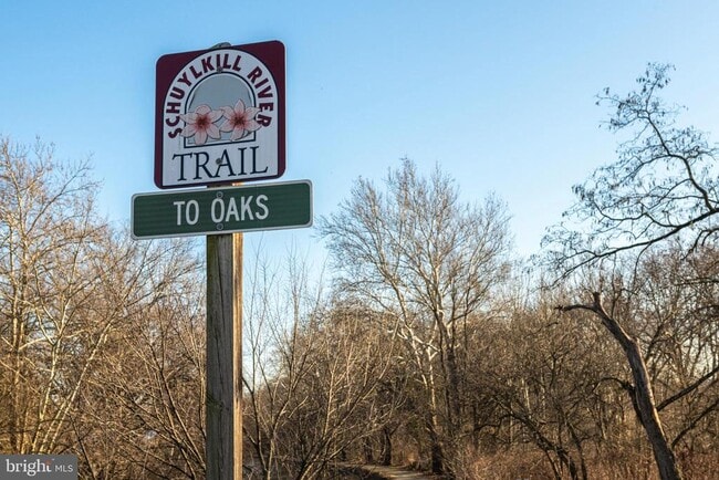 Building Photo - 617 Port Providence Rd