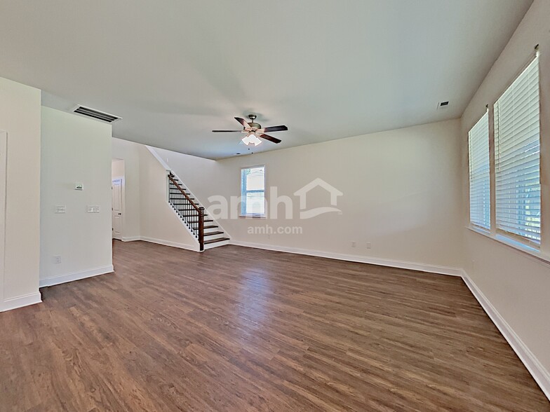 Building Photo - 13009 Wishsong Ct