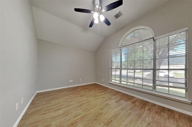 Building Photo - 2146 Berkshire Elm St