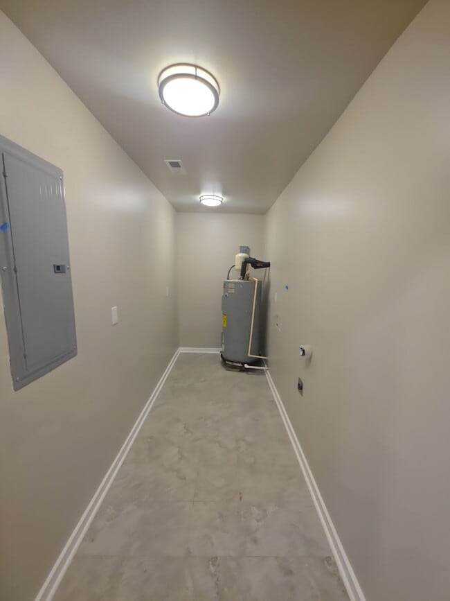 Building Photo - 2706 Pinetree Ln NW