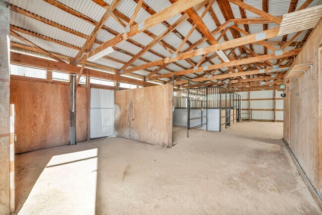 Building Photo - 25 El Caballo Trail