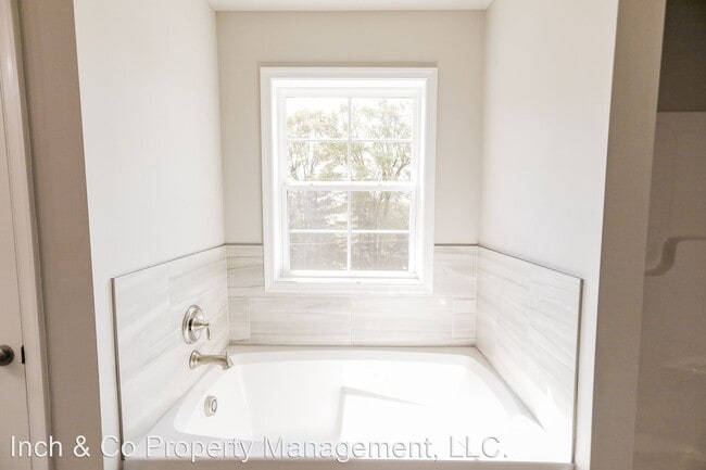 Building Photo - 4 br, 2.5 bath House - 788 Weldon Drive