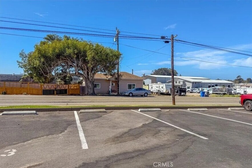 Building Photo - 1084 Baden Ave