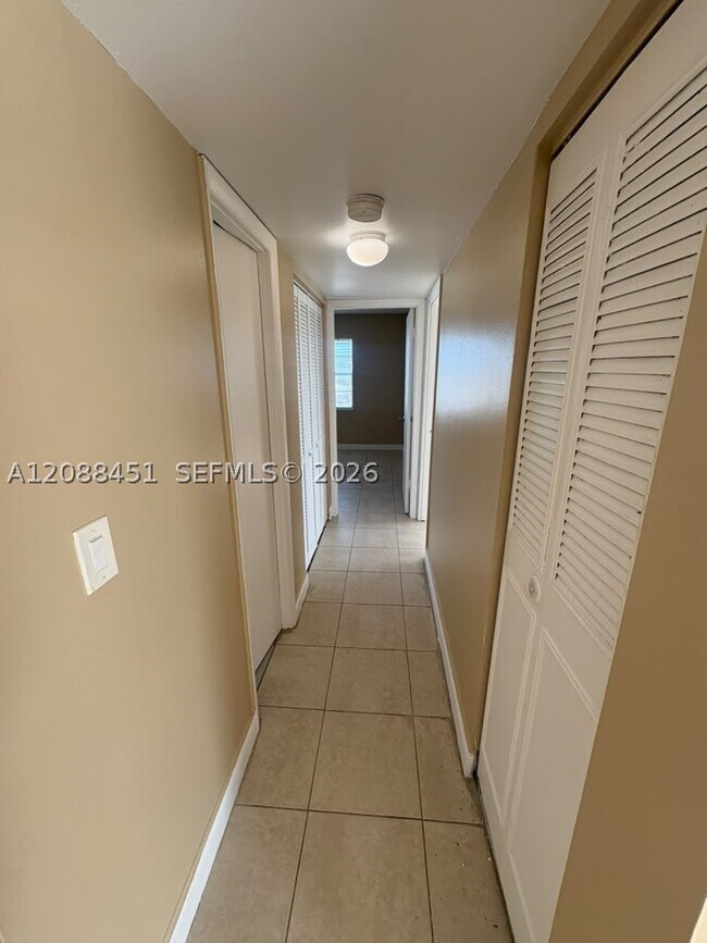 Building Photo - 488 NW 165th St