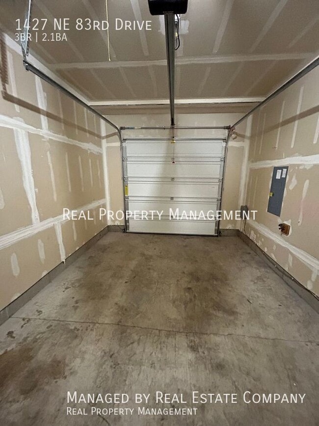 Building Photo - 1427 NE 83rd Dr