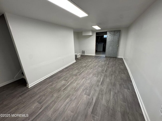 Building Photo - 156 Primrose Ln