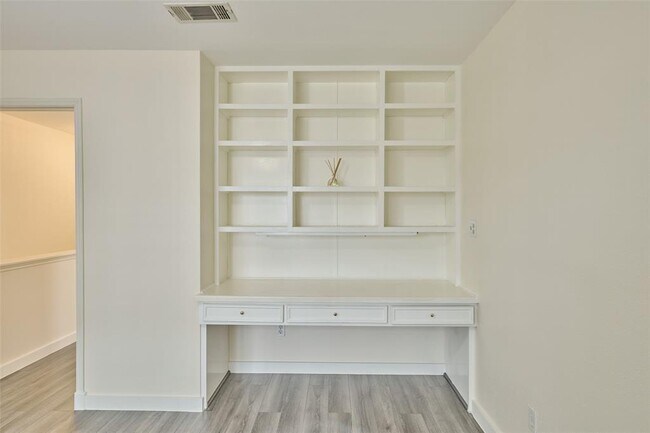 Building Photo - 2308 Winrock Blvd