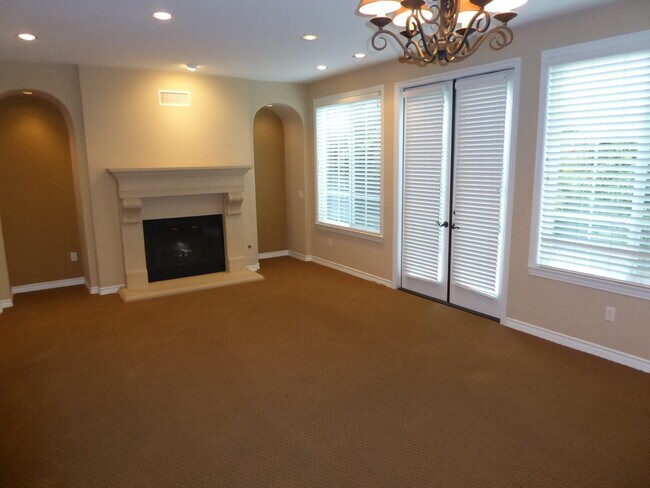 Building Photo - COMING SOON! Westridge 4 Bedroom Home for Rent.