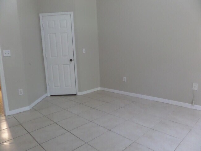Building Photo - 10294 Fox Trail Rd S