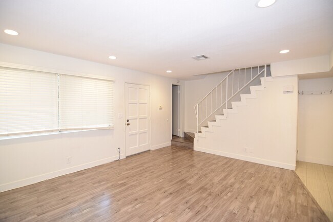 Building Photo - 1295 Elm Ave