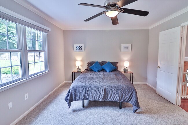 Building Photo - 9633 Cinnamon Creek Dr