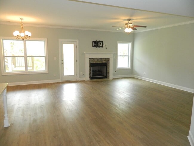 Building Photo - 4547 Willie Daniel Dr