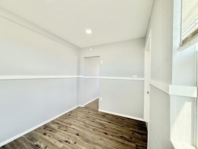Building Photo - 80 146th Ave