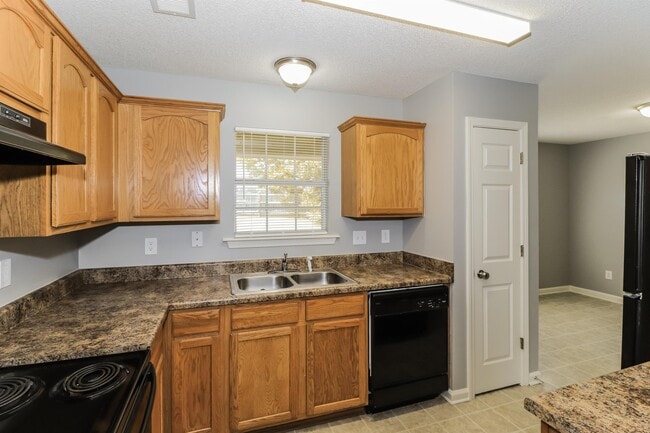 Building Photo - 9762 Misty Pine Dr