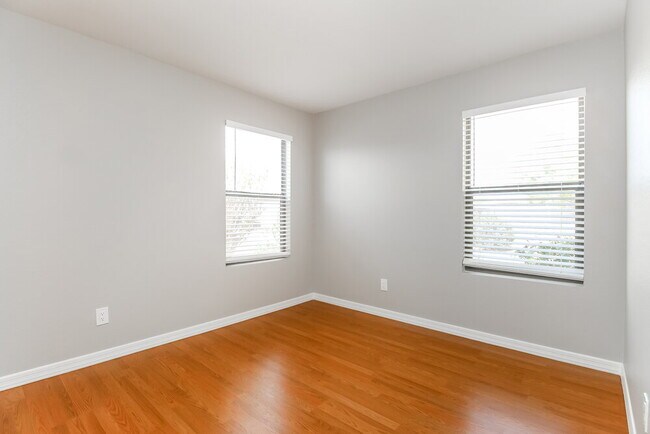 Building Photo - 6145 S Wilson Dr