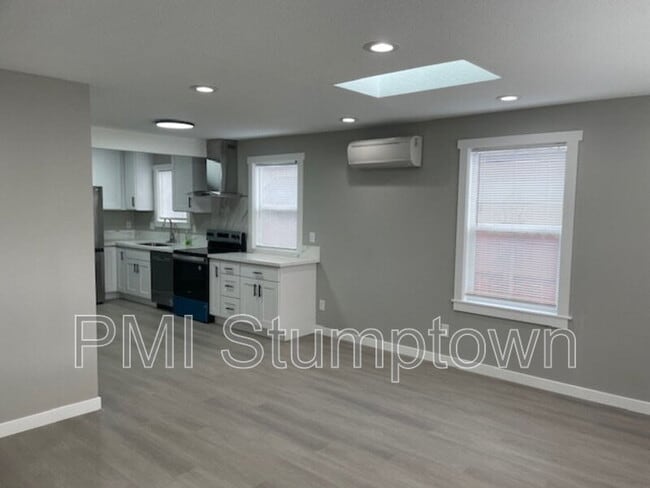Building Photo - 5415 SE 86th Ave