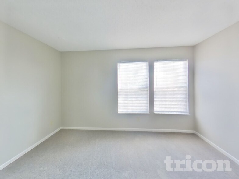 Building Photo - 8243 S Rising Sun Dr