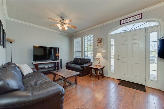 Building Photo - Spacious 3 Bed, 3.5 Bath Condo in Great Community!